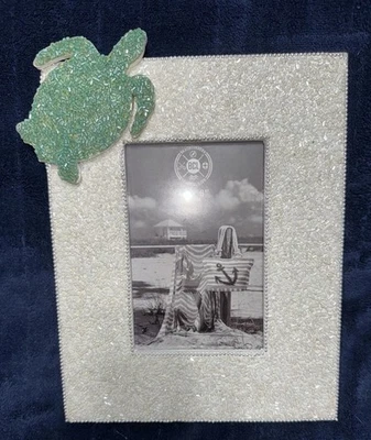 ¡Nuevo! Marco de fotos Beachcombers Coastal 4”x6” cuentas de tortuga marina blanco verde océano Foto 1 de 4