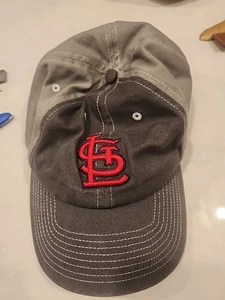 Sombrero St Louis Cardinals OSFM FanFavorite Gris Sombrero Dos Tonos - Imagen 1 de 5