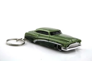 51 BUICK CUSTOM LEAD SLED, GREEN, 1/64 DIECAST KEY CHAIN. HOT WHEELS, HOTWHEELS, - Picture 1 of 4