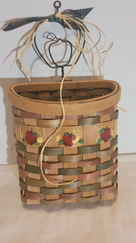 Vintage Woven Basket Wall Hanging Decor Pocket Planter Holder Metal Apple Wire Cover