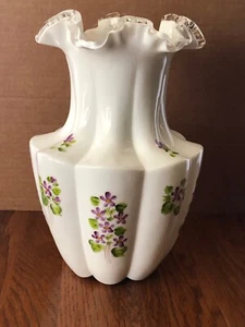 VINTAGE FENTON "VIOLETS IN THE SNOW" SILVER CREST 10" VASE 1968-84 - Picture 1 of 5