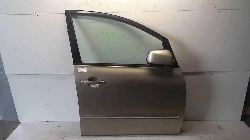 Porte avant droit TOYOTA AVENSIS VERSO PHASE 1 6700144060 - Photo 1/1