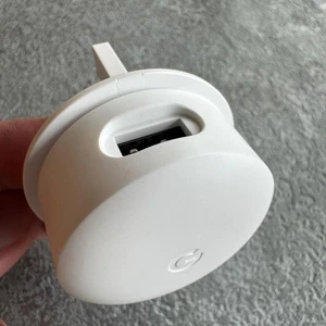 Adaptador oficial genuino Google 5V 1.5A 7W USB-A para Google Nest Cam - Imagen 1 de 5