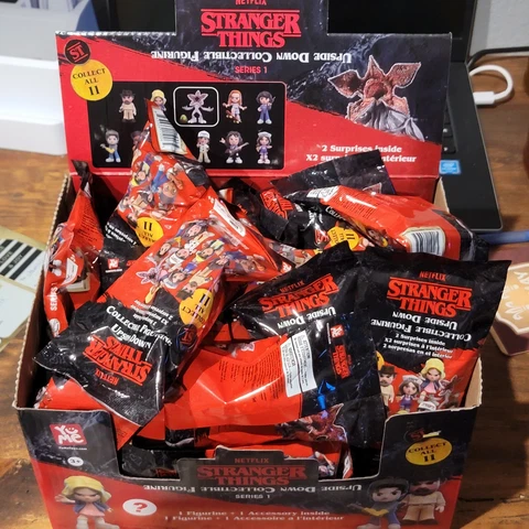 Netflix Stranger Things Upside Down Series 1 Figure Yume Toys 2.5 inch Figures Cover