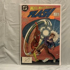 #15 Flash Wally West Trashed  DC Comics AK 7348 - Bild 1 von 1
