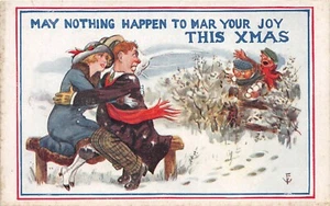 POSTKARTENGRÜSSE - WEIHNACHTEN - UMWERBENDES PAAR - JUNGEN - SCHNEEBALLSCHLACHT - Bild 1 von 2