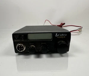 Lekkie mobilne radio i mikrofon Cobra 19 Ultra III - Zdjęcie 1 z 7