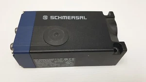 Interblocco Schmersal AZM400Z-ST2-2P2P-E usato, buone condizioni funzionante - Foto 1 di 9