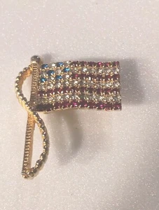 Vintage 60s Rafaelian Signed Rhinestone American Flag Brooch NICE CONDITION - Picture 1 of 3