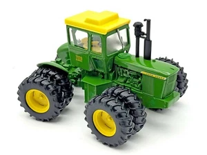 1/32 John Deere 7520 Diesel 4WD Tractor With Duals - Picture 1 of 2