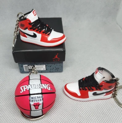 NIKE AIR JORDAN 1 RETRO HIGH CHICAGO SNEAKERS BASKETBALL KEYRINGS GIFT BOXED *UK - Image 1 of 4