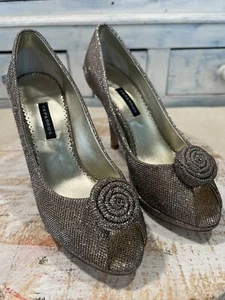 Women’s 8B Caprros high heeled shoes flower rose gold sparkle - Picture 1 of 9