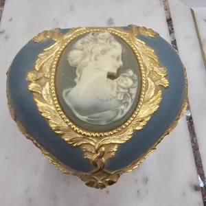 Vintage San Francisco Music Box Co Heart Cameo Jewelry Japan Memory Blue Trinket - Picture 1 of 10
