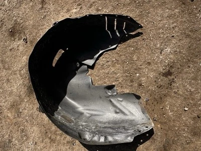 Dodge Challenger 2015-2023 guardabarros trasero cubierta lado izquierdo Foto 1 de 4