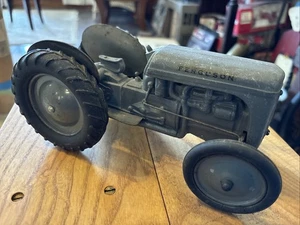 Tractor Ferguson vintage vendedor muestra años 40 anuncio modelo concesionario - Imagen 1 de 6