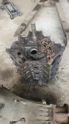 86 Ford 460 Engine Block Core for Rebuild or Parts - Image 1 of 2