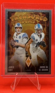 Jared Goff/Amon-Ra St. Brown #TTDET 2024 Panini Phoenix Tándems atesorados INSERTAR - Imagen 1 de 2