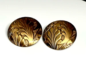 Vintage Earrings Stud Gold Metal Brass Floral Carved Earrings - Picture 1 of 9
