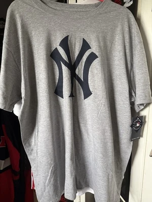 New York Yankees Shirts And T Shirt Set 2XL New. - Image 1 of 4