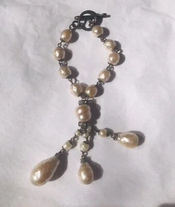 LARGE EARLY ROBERT LEE MORRIS FAUX PEARL RHINESTONE BRASS PENDANT BRACELET - Picture 1 of 6