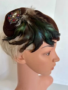 Hat brown wool cocktail cap w/feathers, decorative beaded/gilt patch Sz Small - Picture 1 of 17