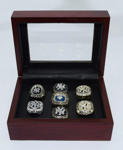 New York Yankees - 7 World Series Ring Set With Display Box Sz. 11 Cover