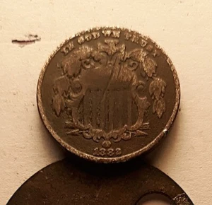 21) 1882 Shield Nickel (5c), VF. Scratches on Obverse. - Picture 1 of 2