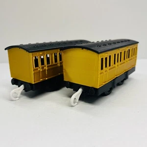 CUSTOM GOLD  PASSENGER COACH Trains Works on TrackMaster and TOMY Tracks - Picture 1 of 13