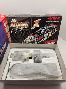 John Force Castrol GTX 2001/10x Champion 1:24 NHRA coche divertido acción sin usar, en caja - Imagen 1 de 9