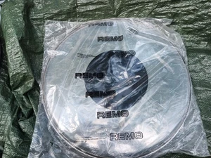 2 Trommelfelleder Größe 16" remo blackdot - Bild 1 von 2