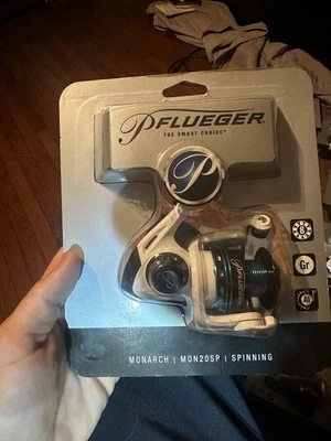 PFLÜGER Pflueger Monarch MON20SP Spinning Reel