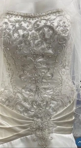Allure Bridals Wedding Dress Size 8 and Vail beautiful gown - Picture 1 of 16