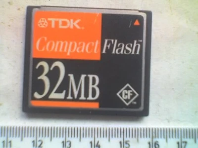 TDK 32MB COMPACT FLASH CF MEMORY CARD LOW CAPACITY FOR VINTAGE CAMERAS - USED - Image 1 of 2
