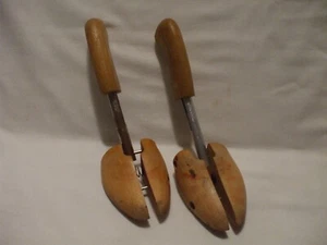 Vtg Pair Rochester Shoe Tree Co. Wooden Wood Shoe Keepers No 53 Mohawk EUC - Picture 1 of 10