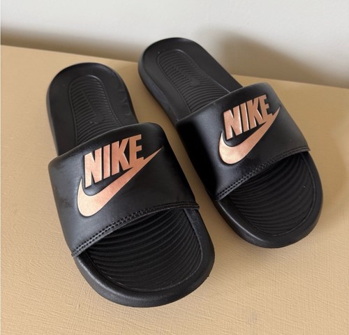 Scivoli Nike donna 7