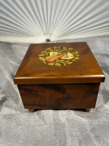 VINTAGE -ITALIEN - SPIELUHR SPIELT TORNA A SURRIENTO - 4 X 4" UND 2,5" HOCH - Bild 1 von 5