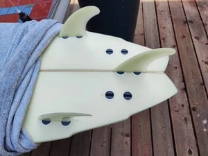 Surfbrettflossen Surfbrett FCS Finnen 1 Trifin Set M5 gebrauchter Zustand - Bild 1 von 5
