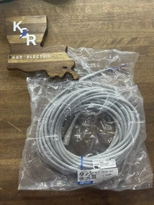 *NEW* Omron XS5F-D421-J80-F Cable - Picture 1 of 2