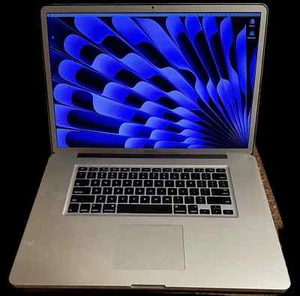 Phenomenal 17" MacBook Pro, QUAD Core i7 2.5GHz (3.6 Turbo) - Picture 1 of 19