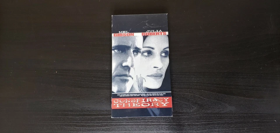 Conspiracy Theory | Mel Gibson, Julia Roberts, Patrick Stuart | 1997 | VHS - Image 1 of 1