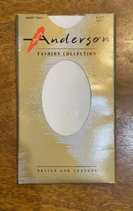 ANDERSON FASHION COLLECTION Medias Pantimedias Vintage, Patrón Corazón Blanco Mediano - Imagen 1 de 3