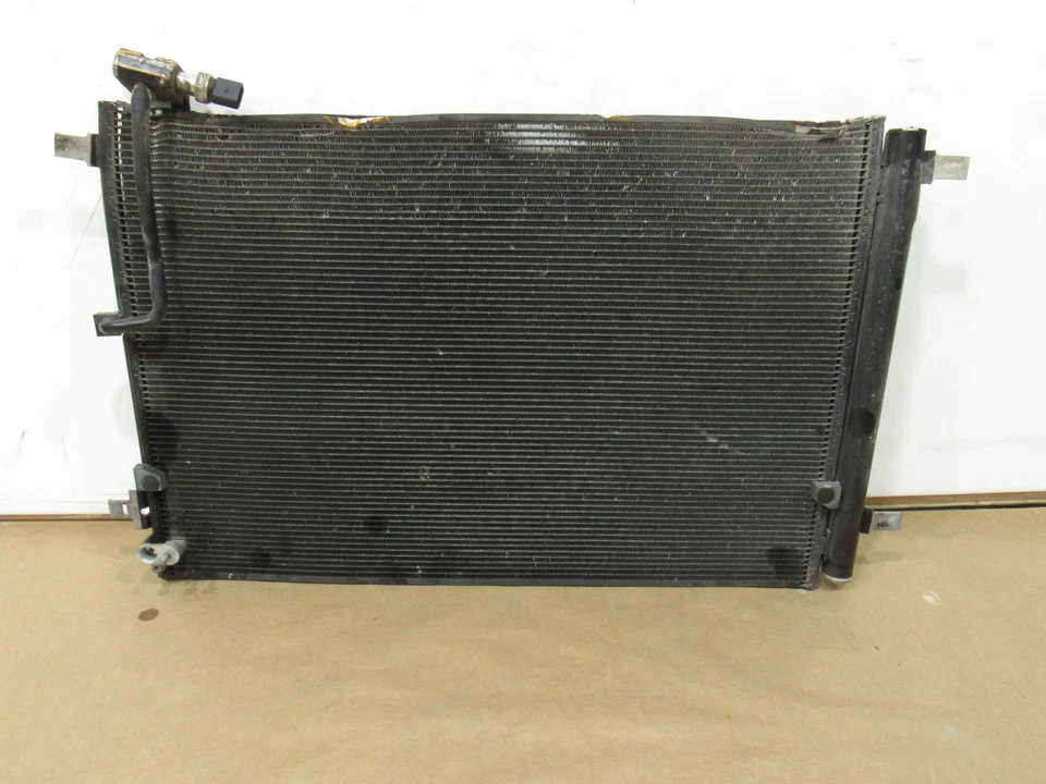 Radiador condensador aire acondicionado aire acondicionado Bentley Mulsanne 2012 10-20: O Foto 1 de 4