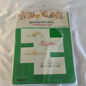 Vogart Crafts Stamped Pillow Cases Set 8048B Embroidery Kit Vintage Unopened - Picture 1 of 6