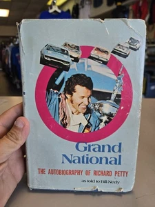 Vintage Rare 1971 Signed ‘Grand National The Autobiography of Richard Petty - Picture 1 of 16
