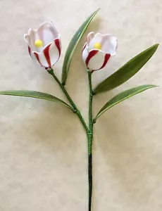 Antiguo DELICADO Vidrio Artístico REALISTA Campana a Rayas Rojas Flor Ramo Soplado a Mano - Imagen 1 de 6