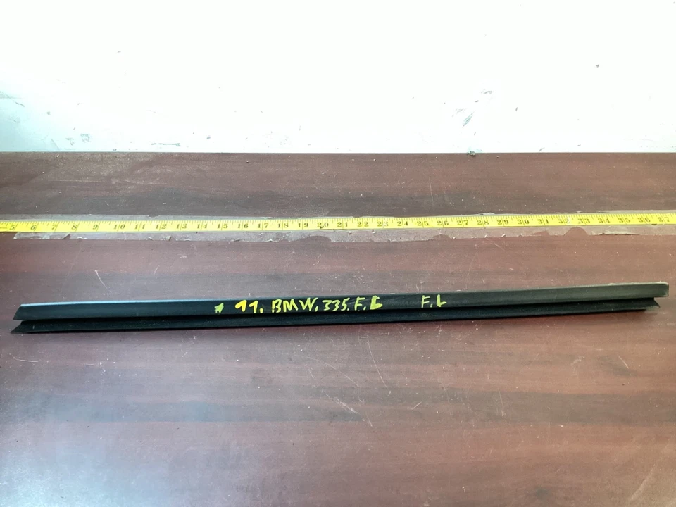 2009-2016 BMW 335i FRONT LEFT DRIVER SIDE DOOR TRIM CHANNEL SEAL OEM . - Image 1 of 4