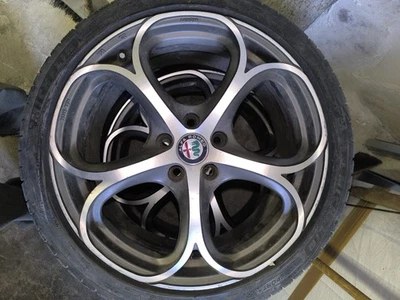 2 Cerchi in lega compatibili Alfa Romeo Giulia Giulietta Quadrifoglio 18" - Immagine 1 di 4