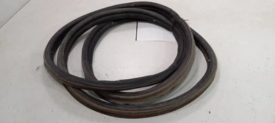 Kia Forte крышка багажника люк двери задней резиновое уплотнение 2010 2011 2012 2013 - Изображение 1 из 4