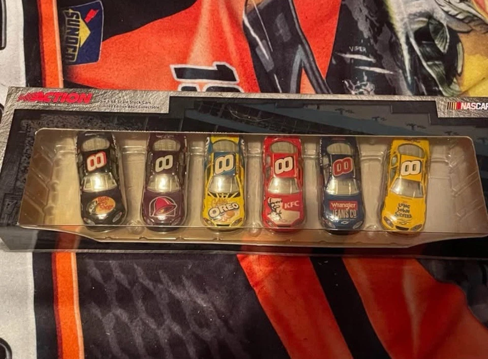 Martin Truex Jr 2004 6 coches escala 1:64 juego de coleccionista Foto 1 de 1