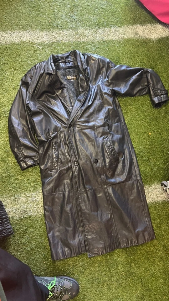 Trenchcoat folha dourada, couro tamanho grande - Imagem 1 de 2